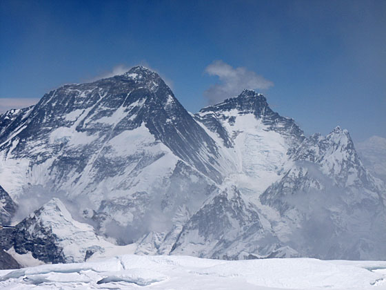 everest and lhotse