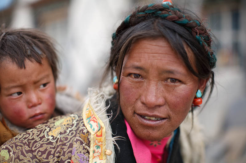 Tingri mother