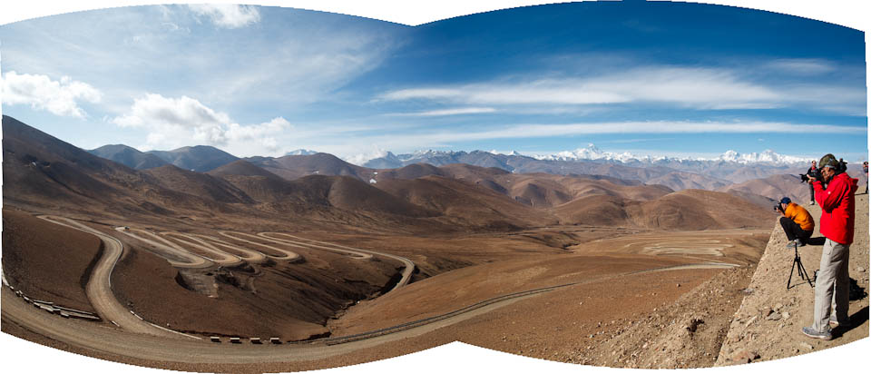 Switchbacks over the Pang La