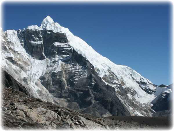 Lobuche East from the approach to the Chola